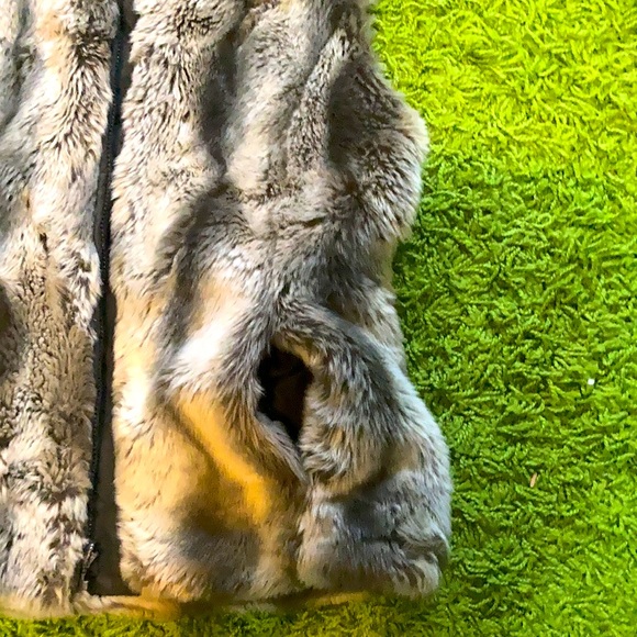Faux Fur Winter Vest *REVERSIBLE - Picture 3 of 8